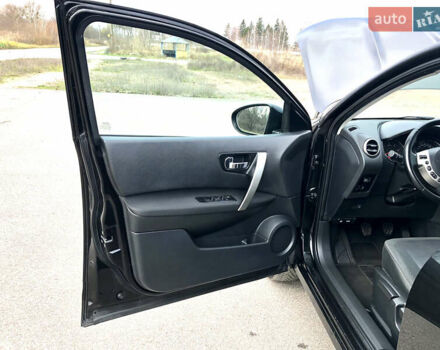 Черный Ниссан Кашкай, объемом двигателя 1.5 л и пробегом 192 тыс. км за 11500 $, фото 28 на Automoto.ua