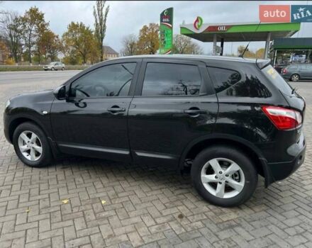 Черный Ниссан Кашкай, объемом двигателя 1.6 л и пробегом 196 тыс. км за 10500 $, фото 2 на Automoto.ua