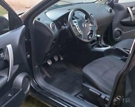 Черный Ниссан Кашкай, объемом двигателя 1.5 л и пробегом 275 тыс. км за 10800 $, фото 4 на Automoto.ua