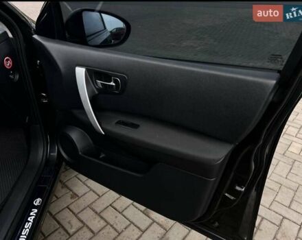 Черный Ниссан Кашкай, объемом двигателя 1.6 л и пробегом 196 тыс. км за 10500 $, фото 6 на Automoto.ua