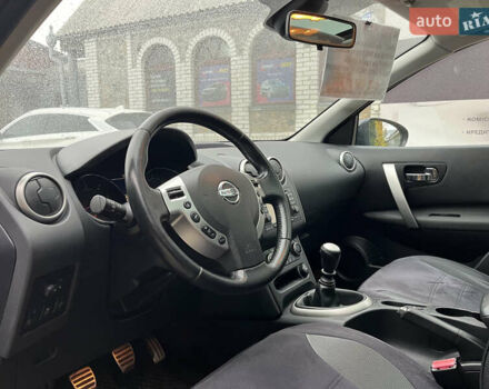 Черный Ниссан Кашкай, объемом двигателя 1.6 л и пробегом 230 тыс. км за 11000 $, фото 11 на Automoto.ua