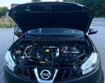 Черный Ниссан Кашкай, объемом двигателя 1.6 л и пробегом 285 тыс. км за 11600 $, фото 10 на Automoto.ua