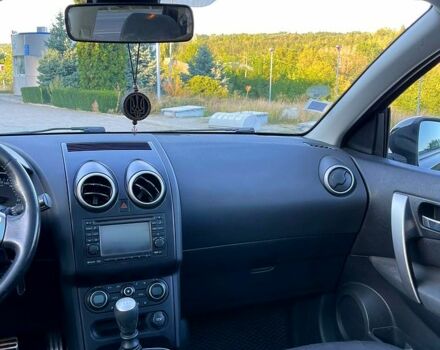 Черный Ниссан Кашкай, объемом двигателя 1.6 л и пробегом 285 тыс. км за 11600 $, фото 8 на Automoto.ua