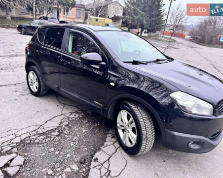 Черный Ниссан Кашкай, объемом двигателя 1.6 л и пробегом 300 тыс. км за 10300 $, фото 5 на Automoto.ua