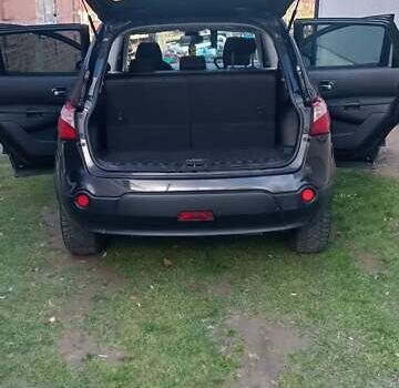 Черный Ниссан Кашкай, объемом двигателя 1.5 л и пробегом 275 тыс. км за 10800 $, фото 12 на Automoto.ua