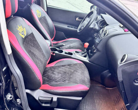 Черный Ниссан Кашкай, объемом двигателя 1.6 л и пробегом 300 тыс. км за 10300 $, фото 12 на Automoto.ua