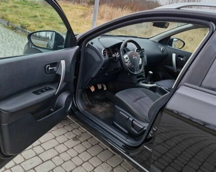 Черный Ниссан Кашкай, объемом двигателя 1.6 л и пробегом 236 тыс. км за 10700 $, фото 16 на Automoto.ua