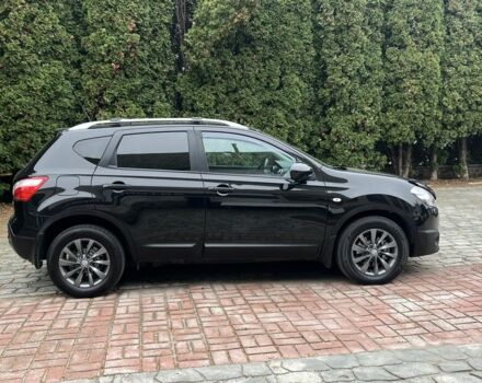 Черный Ниссан Кашкай, объемом двигателя 1.6 л и пробегом 219 тыс. км за 11350 $, фото 2 на Automoto.ua