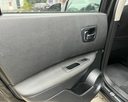 Черный Ниссан Кашкай, объемом двигателя 1.6 л и пробегом 230 тыс. км за 11000 $, фото 17 на Automoto.ua