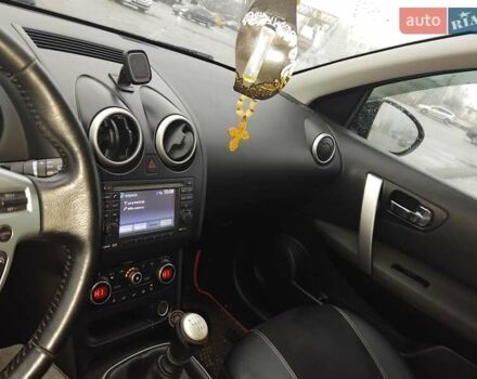 Черный Ниссан Кашкай, объемом двигателя 1.6 л и пробегом 238 тыс. км за 10200 $, фото 6 на Automoto.ua