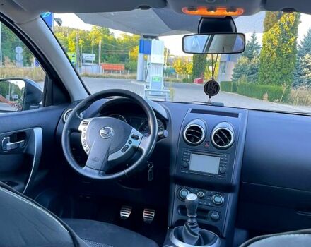 Черный Ниссан Кашкай, объемом двигателя 1.6 л и пробегом 285 тыс. км за 11600 $, фото 7 на Automoto.ua