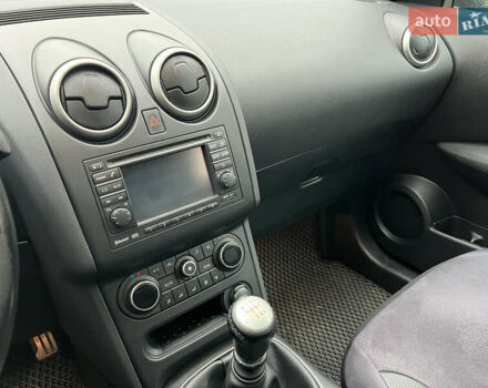 Черный Ниссан Кашкай, объемом двигателя 1.6 л и пробегом 230 тыс. км за 11000 $, фото 15 на Automoto.ua