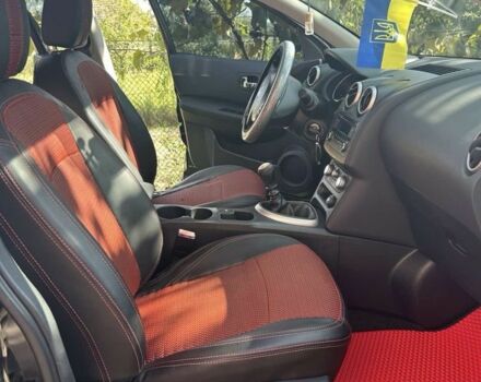 Черный Ниссан Кашкай, объемом двигателя 1.6 л и пробегом 202 тыс. км за 10000 $, фото 3 на Automoto.ua