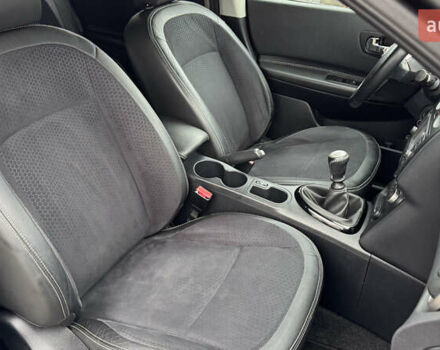 Черный Ниссан Кашкай, объемом двигателя 1.6 л и пробегом 263 тыс. км за 11700 $, фото 27 на Automoto.ua