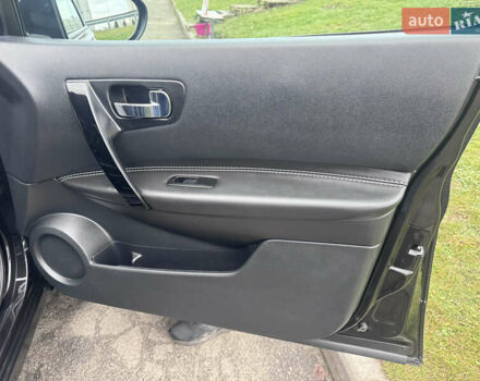 Черный Ниссан Кашкай, объемом двигателя 1.6 л и пробегом 160 тыс. км за 11950 $, фото 28 на Automoto.ua