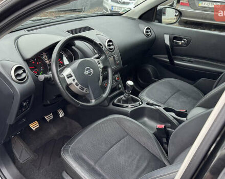 Черный Ниссан Кашкай, объемом двигателя 1.6 л и пробегом 263 тыс. км за 11700 $, фото 28 на Automoto.ua