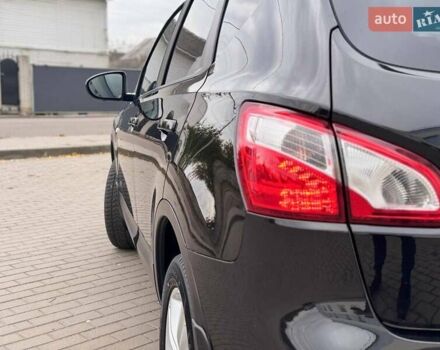 Чорний Ніссан Кашкай, об'ємом двигуна 1.5 л та пробігом 207 тис. км за 11799 $, фото 3 на Automoto.ua