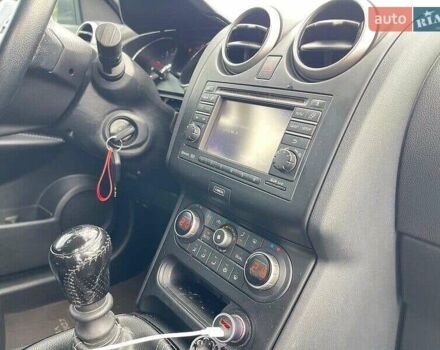 Черный Ниссан Кашкай, объемом двигателя 1.6 л и пробегом 230 тыс. км за 11300 $, фото 5 на Automoto.ua