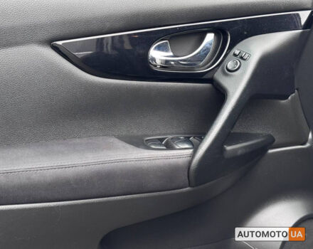 Черный Ниссан Кашкай, объемом двигателя 1.6 л и пробегом 130 тыс. км за 16000 $, фото 6 на Automoto.ua