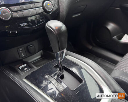 Черный Ниссан Кашкай, объемом двигателя 1.6 л и пробегом 130 тыс. км за 16000 $, фото 12 на Automoto.ua