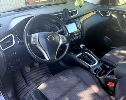 Черный Ниссан Кашкай, объемом двигателя 1.6 л и пробегом 100 тыс. км за 13000 $, фото 4 на Automoto.ua