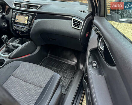 Чорний Ніссан Кашкай, об'ємом двигуна 1.6 л та пробігом 263 тис. км за 13900 $, фото 91 на Automoto.ua