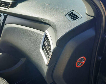 Черный Ниссан Кашкай, объемом двигателя 1.5 л и пробегом 155 тыс. км за 13800 $, фото 16 на Automoto.ua