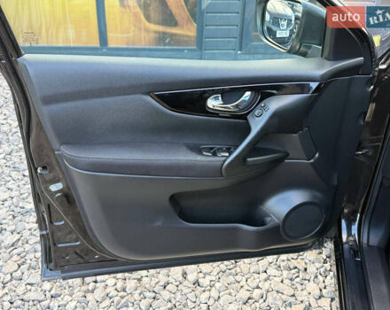 Черный Ниссан Кашкай, объемом двигателя 1.6 л и пробегом 287 тыс. км за 14700 $, фото 54 на Automoto.ua