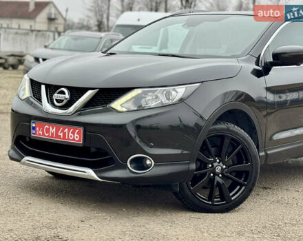 Черный Ниссан Кашкай, объемом двигателя 1.6 л и пробегом 204 тыс. км за 14800 $, фото 3 на Automoto.ua