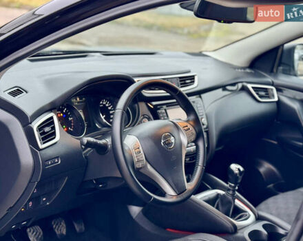 Черный Ниссан Кашкай, объемом двигателя 1.6 л и пробегом 204 тыс. км за 14800 $, фото 29 на Automoto.ua