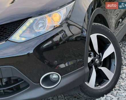 Черный Ниссан Кашкай, объемом двигателя 1.6 л и пробегом 287 тыс. км за 14700 $, фото 9 на Automoto.ua