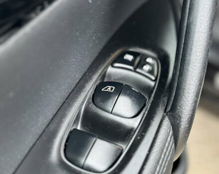 Черный Ниссан Кашкай, объемом двигателя 1.6 л и пробегом 204 тыс. км за 14800 $, фото 27 на Automoto.ua