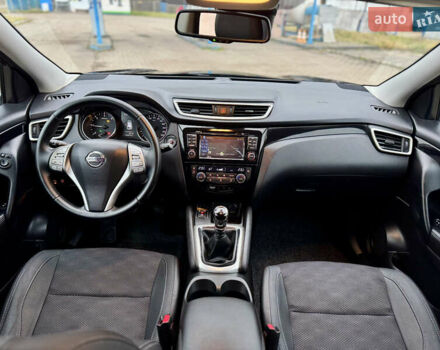 Черный Ниссан Кашкай, объемом двигателя 1.6 л и пробегом 204 тыс. км за 14800 $, фото 45 на Automoto.ua