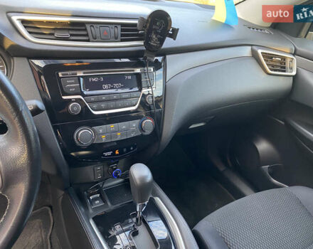 Черный Ниссан Кашкай, объемом двигателя 2 л и пробегом 125 тыс. км за 15299 $, фото 4 на Automoto.ua