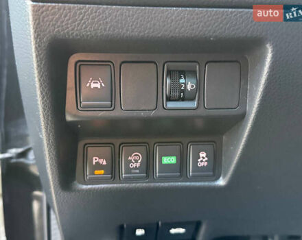 Черный Ниссан Кашкай, объемом двигателя 1.6 л и пробегом 289 тыс. км за 14300 $, фото 55 на Automoto.ua