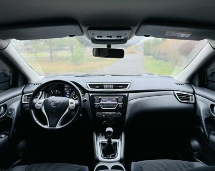 Черный Ниссан Кашкай, объемом двигателя 1.6 л и пробегом 67 тыс. км за 16800 $, фото 6 на Automoto.ua