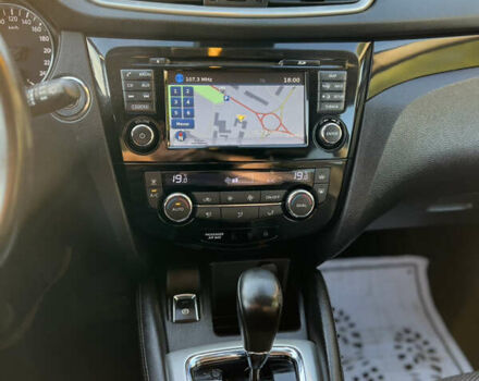 Черный Ниссан Кашкай, объемом двигателя 1.6 л и пробегом 217 тыс. км за 14950 $, фото 33 на Automoto.ua