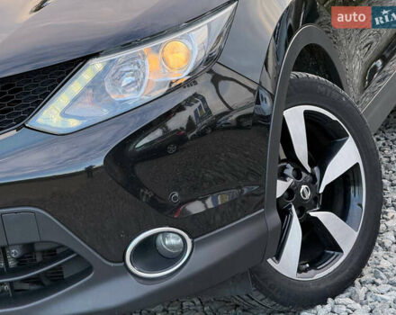 Черный Ниссан Кашкай, объемом двигателя 1.6 л и пробегом 289 тыс. км за 14300 $, фото 8 на Automoto.ua