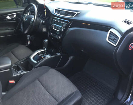 Черный Ниссан Кашкай, объемом двигателя 1.2 л и пробегом 185 тыс. км за 8300 $, фото 5 на Automoto.ua