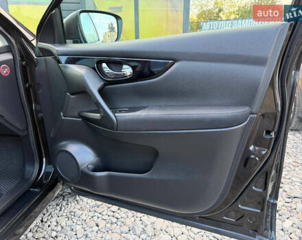 Черный Ниссан Кашкай, объемом двигателя 1.6 л и пробегом 289 тыс. км за 14300 $, фото 40 на Automoto.ua