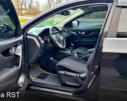 Черный Ниссан Кашкай, объемом двигателя 1.5 л и пробегом 202 тыс. км за 14950 $, фото 7 на Automoto.ua