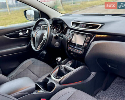 Черный Ниссан Кашкай, объемом двигателя 1.6 л и пробегом 204 тыс. км за 14800 $, фото 59 на Automoto.ua