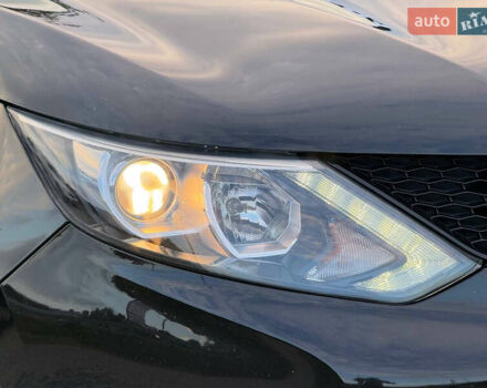 Черный Ниссан Кашкай, объемом двигателя 1.6 л и пробегом 289 тыс. км за 14300 $, фото 21 на Automoto.ua