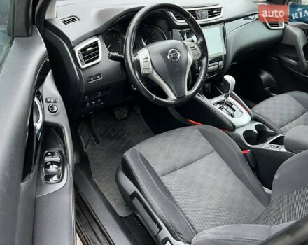 Черный Ниссан Кашкай, объемом двигателя 1.6 л и пробегом 220 тыс. км за 10700 $, фото 10 на Automoto.ua