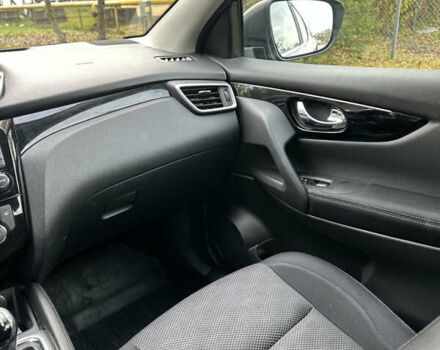 Ніссан Кашкай 2017 у Дубно на Automoto.ua Чорний Ніссан Кашкай, об'ємом двигуна 1.5 л та пробігом 167 тис. км за 15500 $, фото 39 на Automoto.ua