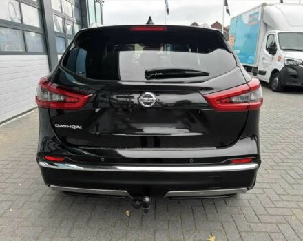 Черный Ниссан Кашкай, объемом двигателя 1.2 л и пробегом 35 тыс. км за 8000 $, фото 4 на Automoto.ua