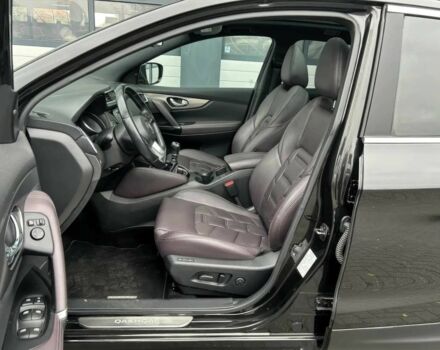 Черный Ниссан Кашкай, объемом двигателя 1.2 л и пробегом 35 тыс. км за 8000 $, фото 8 на Automoto.ua