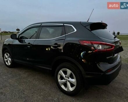 Черный Ниссан Кашкай, объемом двигателя 1.2 л и пробегом 99 тыс. км за 17800 $, фото 3 на Automoto.ua