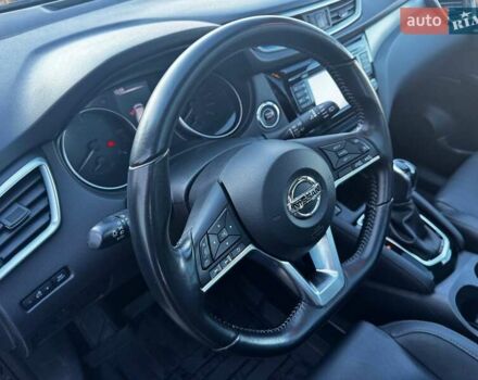 Черный Ниссан Кашкай, объемом двигателя 1.6 л и пробегом 56 тыс. км за 19350 $, фото 47 на Automoto.ua