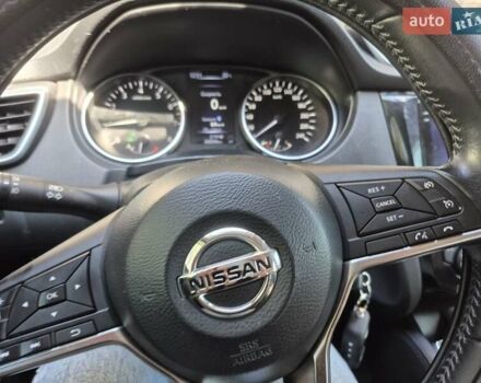 Черный Ниссан Кашкай, объемом двигателя 1.2 л и пробегом 99 тыс. км за 17800 $, фото 5 на Automoto.ua